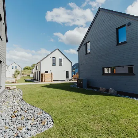 Ferienhaus Neu Rügen Resørt Großzügige, Gemütliche Doppelhaushälfte Björn Mit Terrasse Sagard